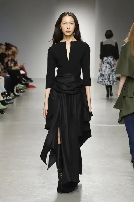 Коллекция Mossi Ready-To-Wear Fall/Winter 2024 Paris