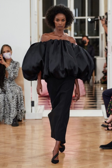 Коллекция Carolina Herrera Ready-To-Wear Весна-Лето 2022 Коллекция Carolina Herrera Ready-To-Wear Весна-Лето 2022