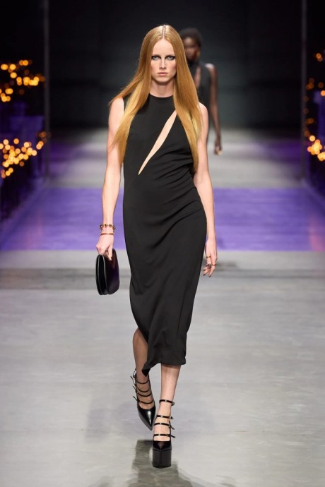 Коллекция Versace Ready-To-Wear Весна-Лето 2023