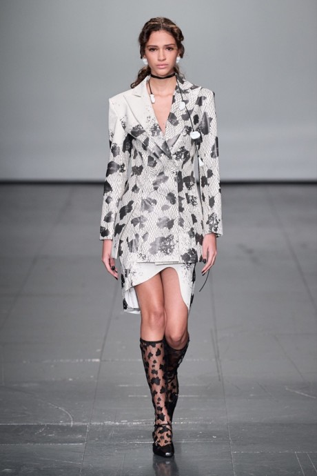 Коллекция Yuhan Wang Ready-To-Wear Осень-Зима 2022/2023 Коллекция Yuhan Wang Ready-To-Wear Осень-Зима 2022/2023