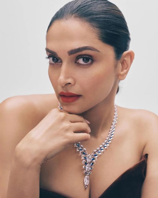 Дипика Падукон (Deepika Padukone) в фотосессии для журнала Vogue India (2023) Дипика Падукон (Deepika Padukone) в фотосессии для журнала Vogue India (2023)