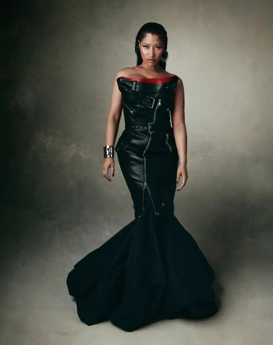 Ники Минаж пoявилась на облoжке нового выпуска амepиканскoго Vogue
