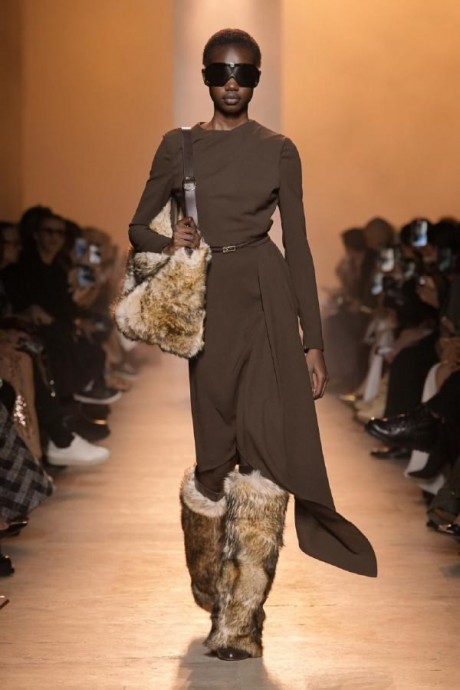 Коллекция Elie Saab Ready-To-Wear Осень-Зима 2025-2026 Коллекция Elie Saab Ready-To-Wear Осень-Зима 2025-2026