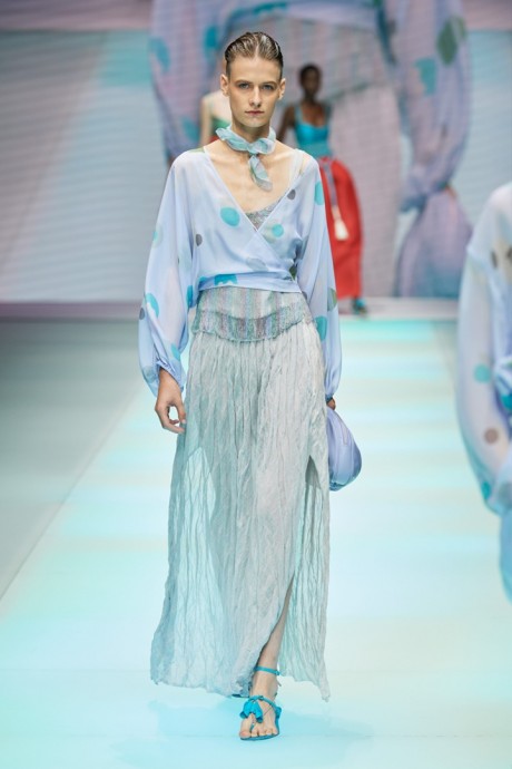 Коллекция Emporio Armani Ready-To-Wear Весна-Лето 2022 Коллекция Emporio Armani Ready-To-Wear Весна-Лето 2022