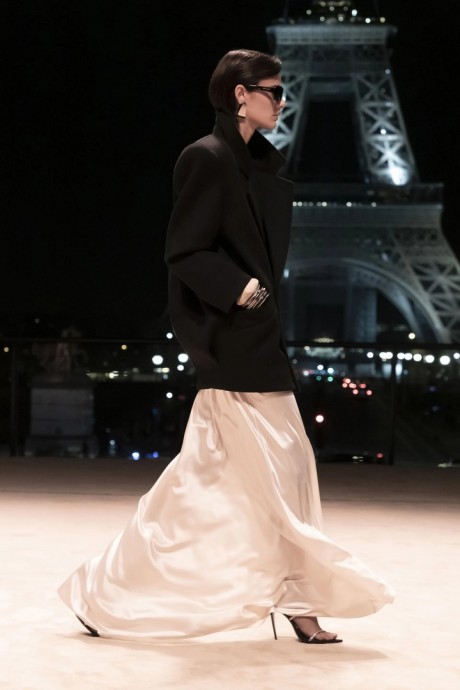 Коллекция Saint Laurent Ready-To-Wear Осень-Зима 2022/2023 Коллекция Saint Laurent Ready-To-Wear Осень-Зима 2022/2023