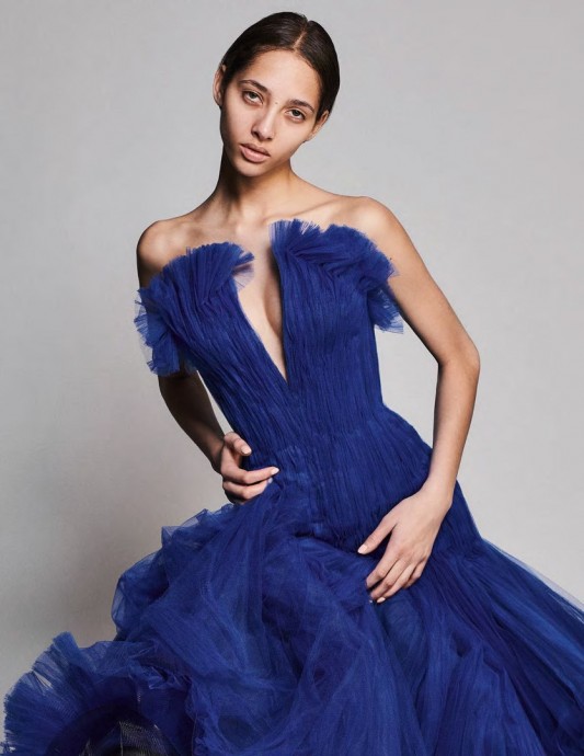 Ясмин Вейналдум (Yasmin Wijnaldum) появилась на страницах августовского выпуска Vogue Germany Ясмин Вейналдум (Yasmin Wijnaldum) появилась на страницах августовского выпуска Vogue Germany