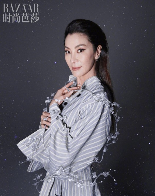 Мишель Йео (Michelle Yeoh) в фотосессии для журнала Harper’s Bazaar China (2023)