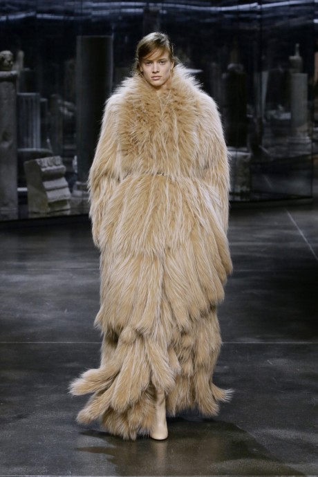 Коллекция Fendi Ready-To-Wear Осень-Зима 2021/2022