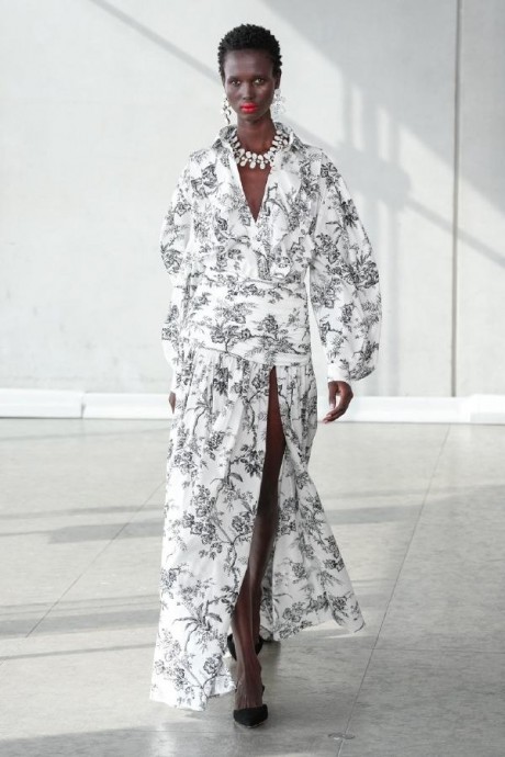 Коллекция Carolina Herrera Ready-To-Wear Весна-Лето 2024 Коллекция Carolina Herrera Ready-To-Wear Весна-Лето 2024