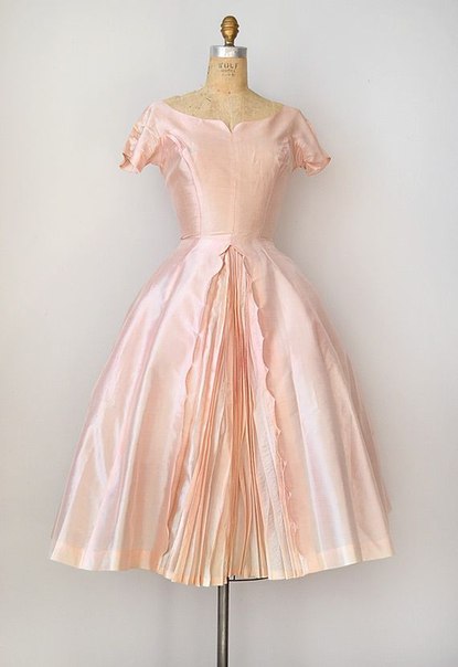 Look! Коктейльные платья 1950-х!