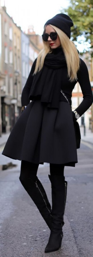 Look! В черном!