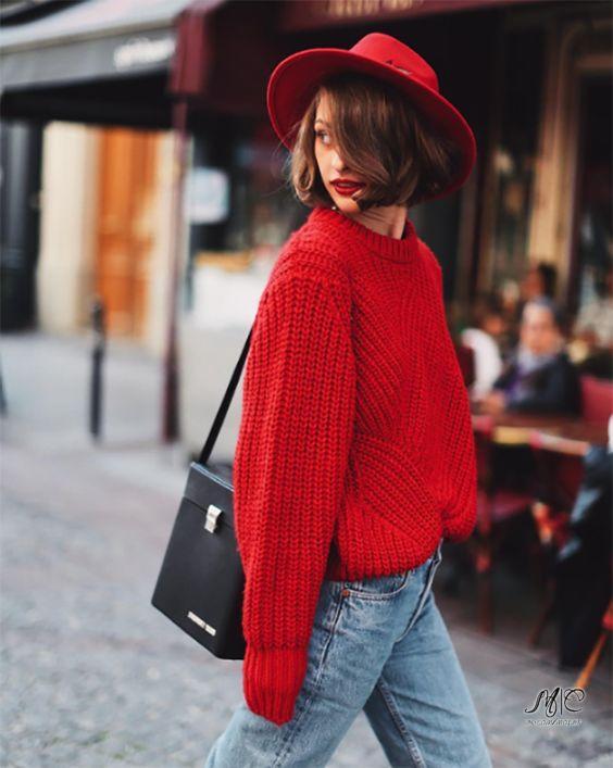 Look! Lady in red! Look! Lady in red!