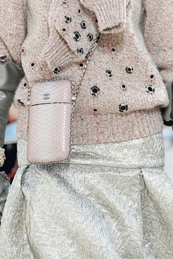 Модели коллекции Chanel, fw 2017