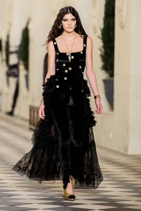 Коллекция Chanel Pre-Fall Осень-Зима 2021/2022