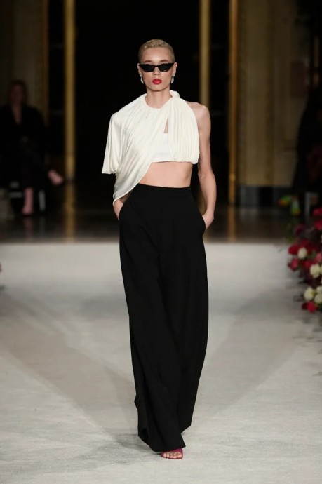 Коллекция Christian Siriano Ready-To-Wear Осень-Зима 2023 Коллекция Christian Siriano Ready-To-Wear Осень-Зима 2023