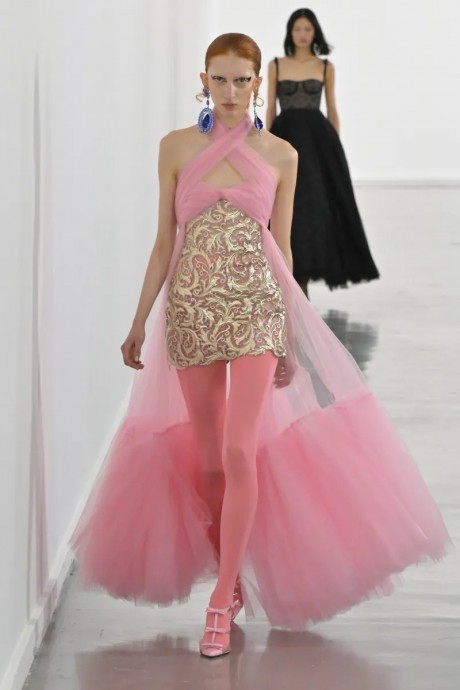 Коллекция Giambattista Valli Ready-To-Wear Осень-Зима 2023-2024 Коллекция Giambattista Valli Ready-To-Wear Осень-Зима 2023-2024
