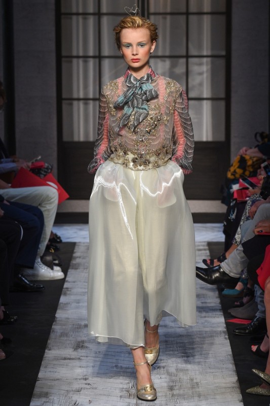 Модели коллекции Schiaparelli Модели коллекции Schiaparelli