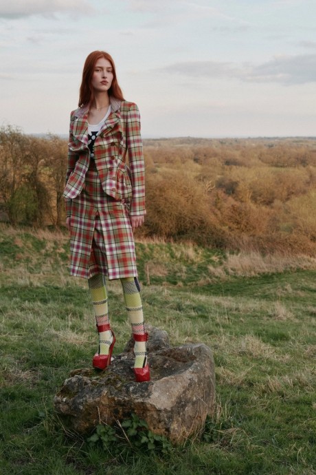 Обзор коллекции Vivienne Westwood Fall 2024 Ready-to-Wear Обзор коллекции Vivienne Westwood Fall 2024 Ready-to-Wear