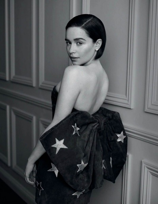 Эмилия Кларк (Emilia Clarke) в фотосессии для журнала Vogue Spain