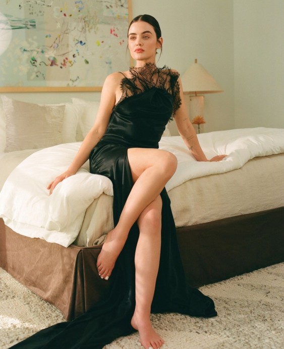Люси Хейл (Lucy Hale) в фотосессии для журнала Flaunt (2024) Люси Хейл (Lucy Hale) в фотосессии для журнала Flaunt (2024)