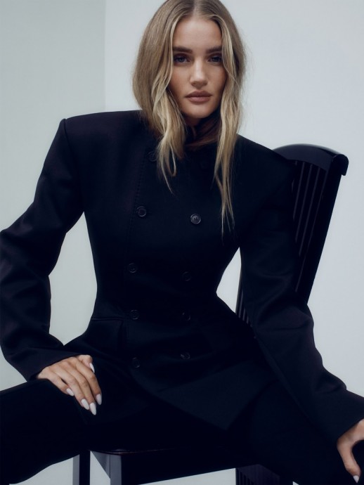 Роузи Хантингтон-Уайтли (Rosie Huntington-Whiteley) в фотосессии для журнала Porter Edit Роузи Хантингтон-Уайтли (Rosie Huntington-Whiteley) в фотосессии для журнала Porter Edit