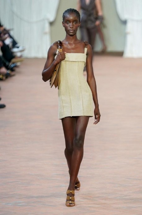 Коллекция Alberta Ferretti Ready-To-Wear Весна-Лето 2024 Коллекция Alberta Ferretti Ready-To-Wear Весна-Лето 2024