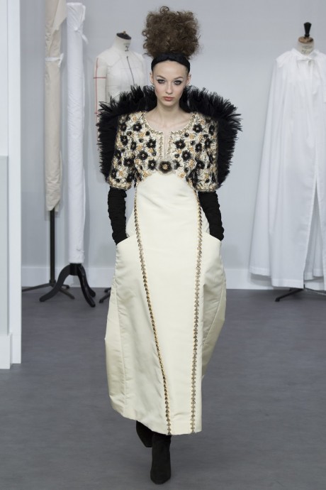 Модели коллекции Chanel Couture