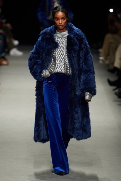 Коллекция Alberta Ferretti Ready-To-Wear Осень-Зима 2022/2023 Коллекция Alberta Ferretti Ready-To-Wear Осень-Зима 2022/2023