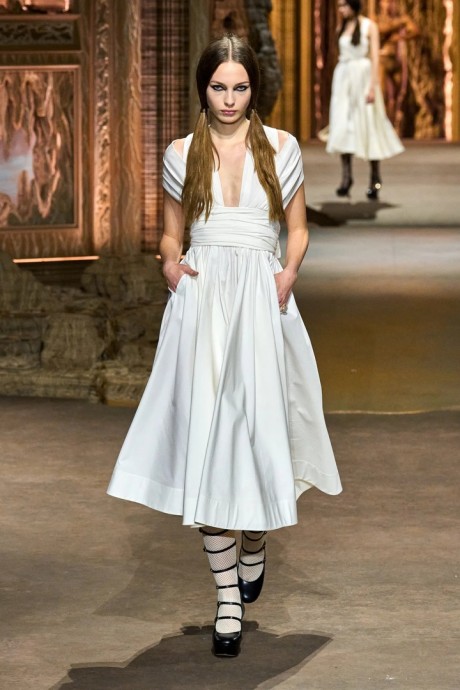 Коллекция Christian Dior Ready-To-Wear Весна-Лето 2023