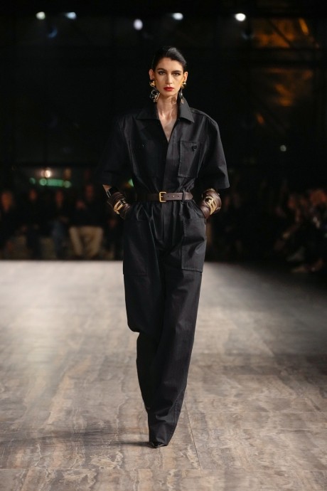 Коллекция Saint Laurent Ready-To-Wear Весна-Лето 2024 Коллекция Saint Laurent Ready-To-Wear Весна-Лето 2024