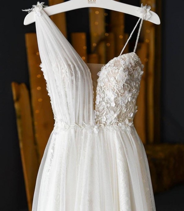 Варианты для роскошного верха свадебного платья