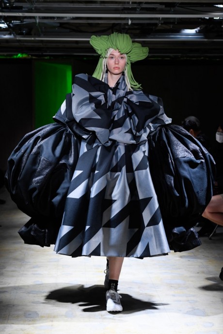 Коллекция Comme des Garçons Ready-To-Wear Весна-Лето 2022