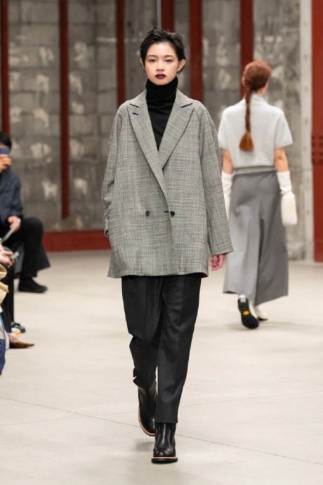 Коллекция Support Surface Ready-To-Wear Осень-Зима 2025-2026