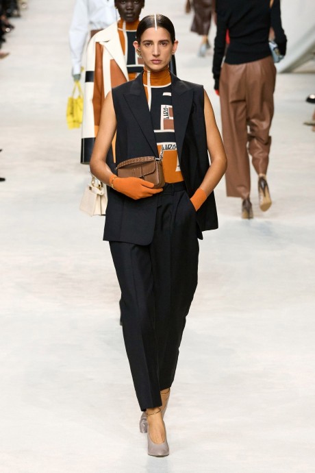 Лучшие в моде: Fendi Spring/Summer 2024 RTW Collection Лучшие в моде: Fendi Spring/Summer 2024 RTW Collection