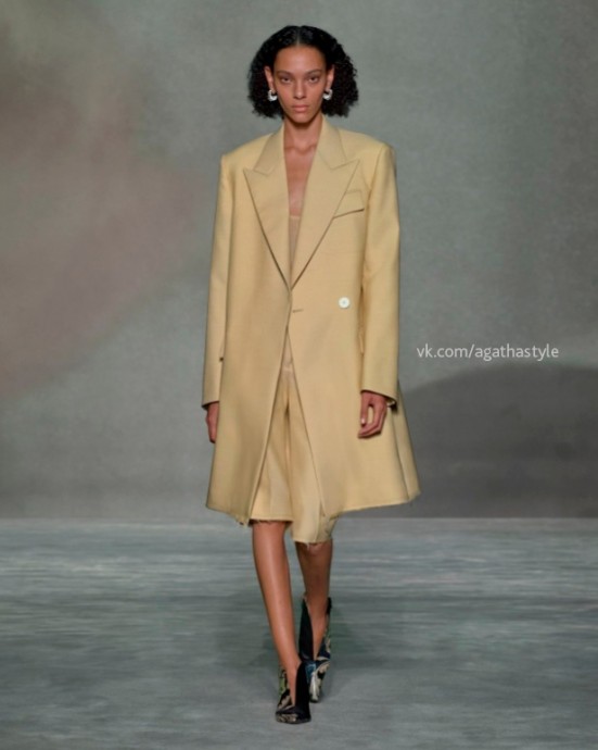 Модели коллекции Lanvin Spring/Summer 2023