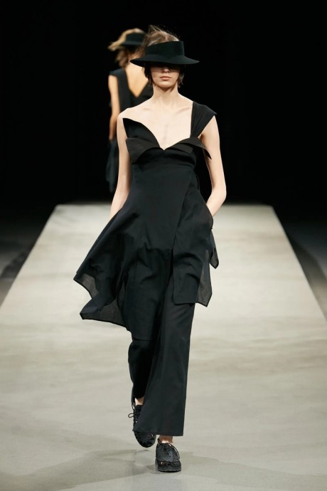 Коллекция Yohji Yamamoto Ready-To-Wear 2023