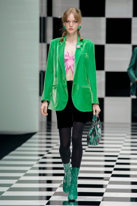 Коллекция Emporio Armani Ready-To-Wear Осень-Зима 2022/2023 Коллекция Emporio Armani Ready-To-Wear Осень-Зима 2022/2023