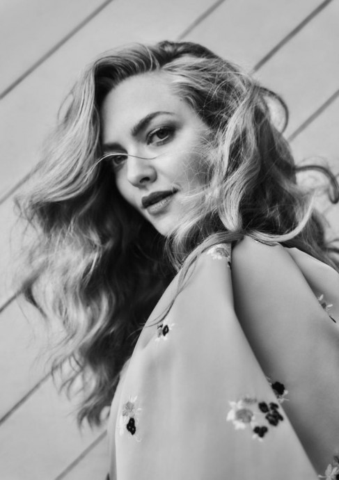 Аманда Сайфред (Amanda Seyfried) в фотосессии для журнала Backstage (2022) Аманда Сайфред (Amanda Seyfried) в фотосессии для журнала Backstage (2022)