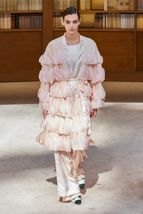 Модели коллекции Chanel Couture