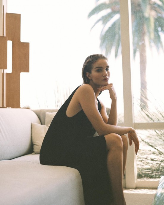 Роузи Хантингтон-Уайтли (Rosie Huntington-Whiteley) появилась на страницах The Sunday Times Style Роузи Хантингтон-Уайтли (Rosie Huntington-Whiteley) появилась на страницах The Sunday Times Style