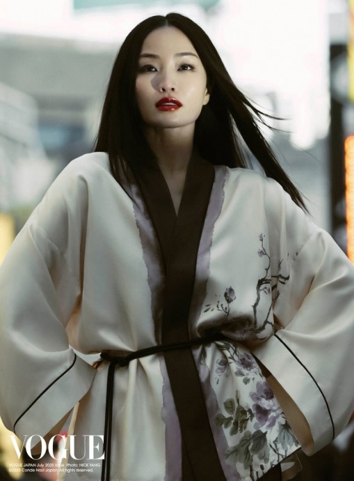 Анна Саваи (Anna Sawai) в фотосессии для журнала Vogue Japan (2025)