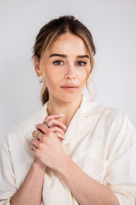 Эмилия Кларк (Emilia Clarke) в фотосессии для журнала Big Issue (2024) Эмилия Кларк (Emilia Clarke) в фотосессии для журнала Big Issue (2024)
