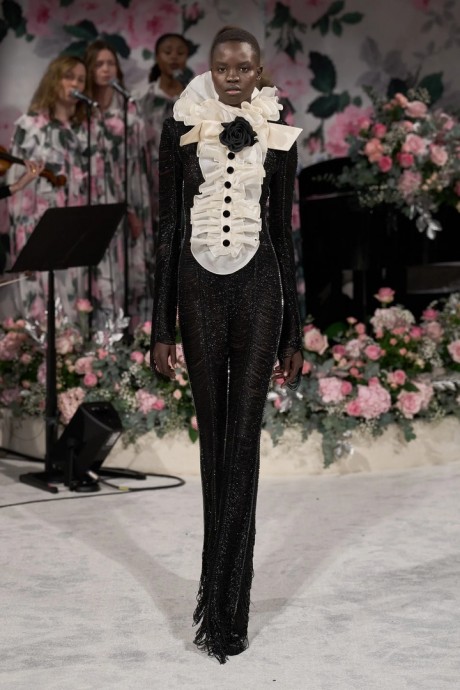 Обзор коллекции Richard Quinn Fall 2024 Ready-to-Wear Обзор коллекции Richard Quinn Fall 2024 Ready-to-Wear