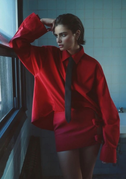 Тейлор Хилл (Taylor Hill) в фотосессии для журнала Harper’s Bazaar Greece Тейлор Хилл (Taylor Hill) в фотосессии для журнала Harper’s Bazaar Greece
