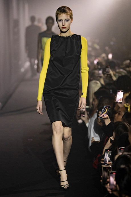 Весенняя коллекция Raf Simons 2023 ready-to-wear