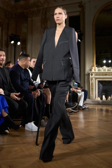 Обзор коллекции Victoria Beckham Fall 2024 Ready-to-Wear Обзор коллекции Victoria Beckham Fall 2024 Ready-to-Wear