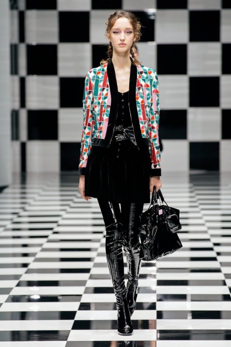 Коллекция Emporio Armani Ready-To-Wear Осень-Зима 2022/2023 Коллекция Emporio Armani Ready-To-Wear Осень-Зима 2022/2023