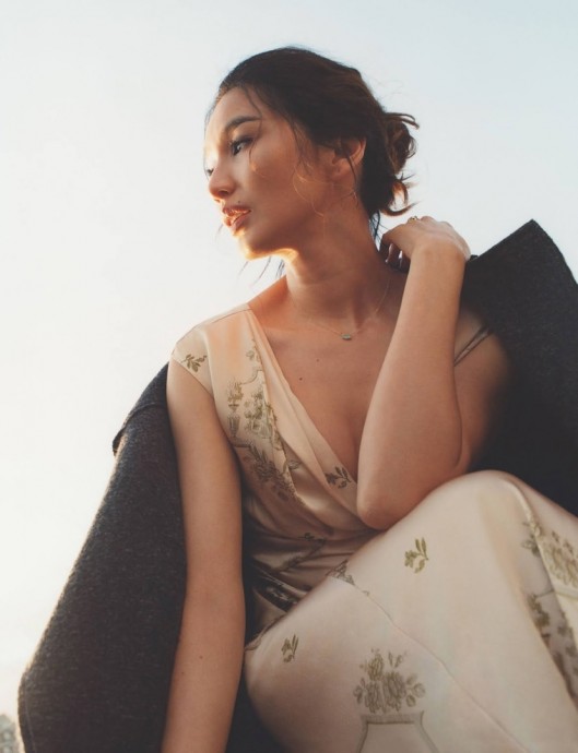 Джемма Чан (Gemma Chan) в фотосессии для журнала Vogue UK