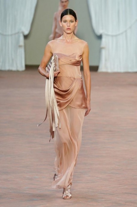 Коллекция Alberta Ferretti Ready-To-Wear Весна-Лето 2024 Коллекция Alberta Ferretti Ready-To-Wear Весна-Лето 2024