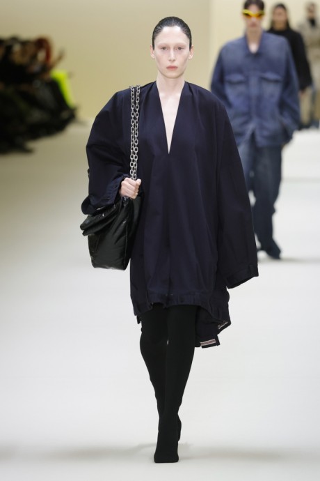 Коллекция Balenciaga Ready-To-Wear Осень-Зима 2023-2024 Коллекция Balenciaga Ready-To-Wear Осень-Зима 2023-2024